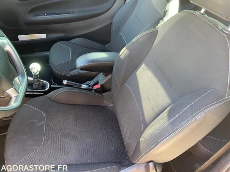 DS3SOCHIC PT 110cv. 11/2016. 107150 KM - سيارة: صورة 5 DS3SOCHIC PT 110cv. 11/2016. 107150 KM - سيارة: صورة 5