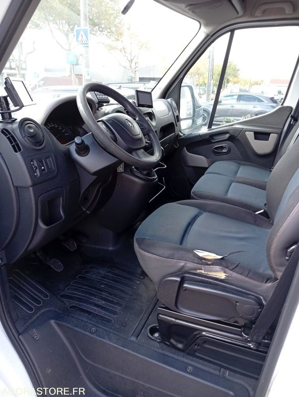 DT-542-NF - Roulant - Renault Master - VASP - 462 946 Kms - سيارة اسعاف: صورة 5 DT-542-NF - Roulant - Renault Master - VASP - 462 946 Kms - سيارة اسعاف: صورة 5