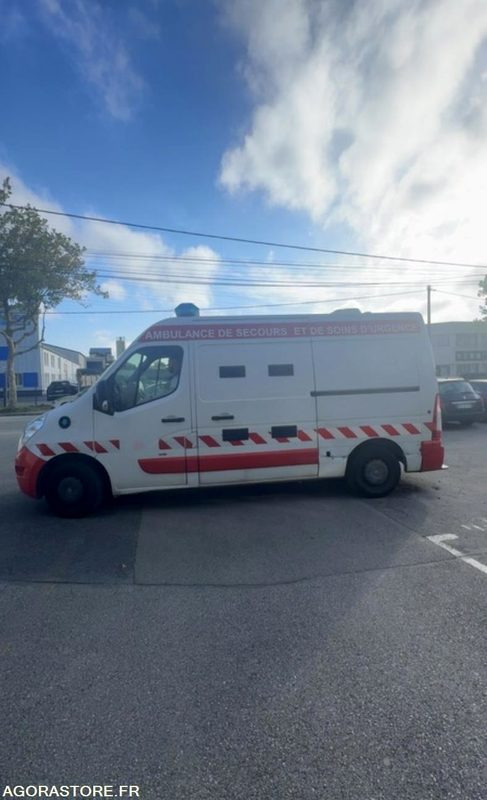 DT-542-NF - Roulant - Renault Master - VASP - 462 946 Kms - سيارة اسعاف: صورة 2 DT-542-NF - Roulant - Renault Master - VASP - 462 946 Kms - سيارة اسعاف: صورة 2