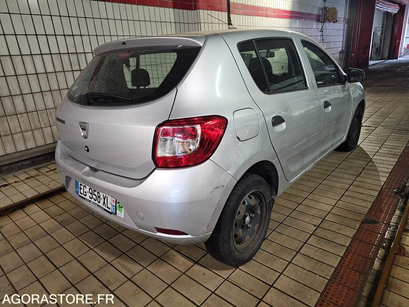 Dacia Sandero - 2016 - 88635kms - EG 958 XL - سيارة: صورة 3 Dacia Sandero - 2016 - 88635kms - EG 958 XL - سيارة: صورة 3