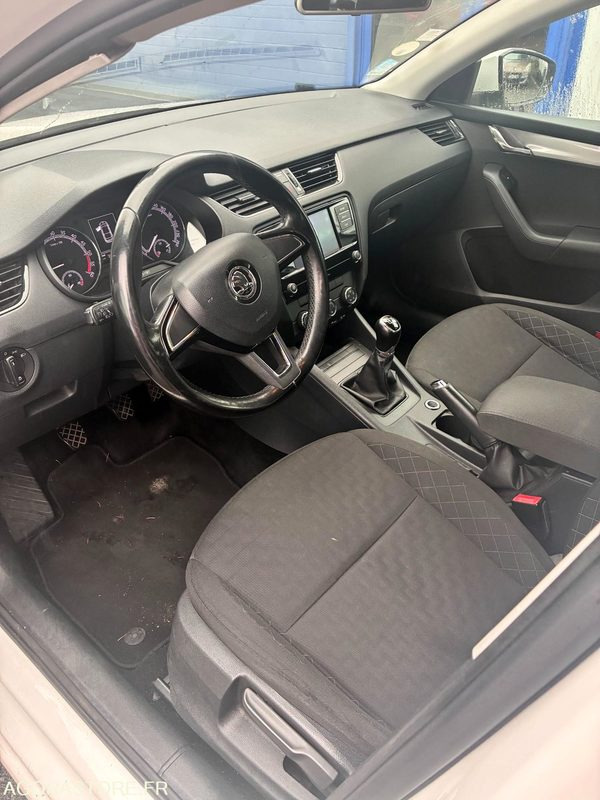EL-798-GY - Roulant - SKODA OCTAVIA - VP - 366 000 Kms - سيارة: صورة 5 EL-798-GY - Roulant - SKODA OCTAVIA - VP - 366 000 Kms - سيارة: صورة 5
