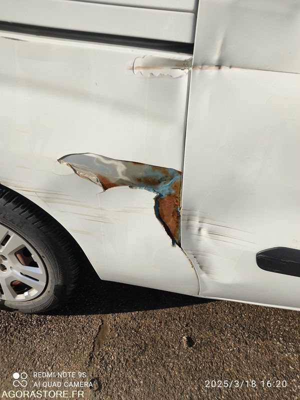 FIAT DOBLO Frigorifique - 2016 - 158691KMS - فان المدمجة: صورة 4 FIAT DOBLO Frigorifique - 2016 - 158691KMS - فان المدمجة: صورة 4