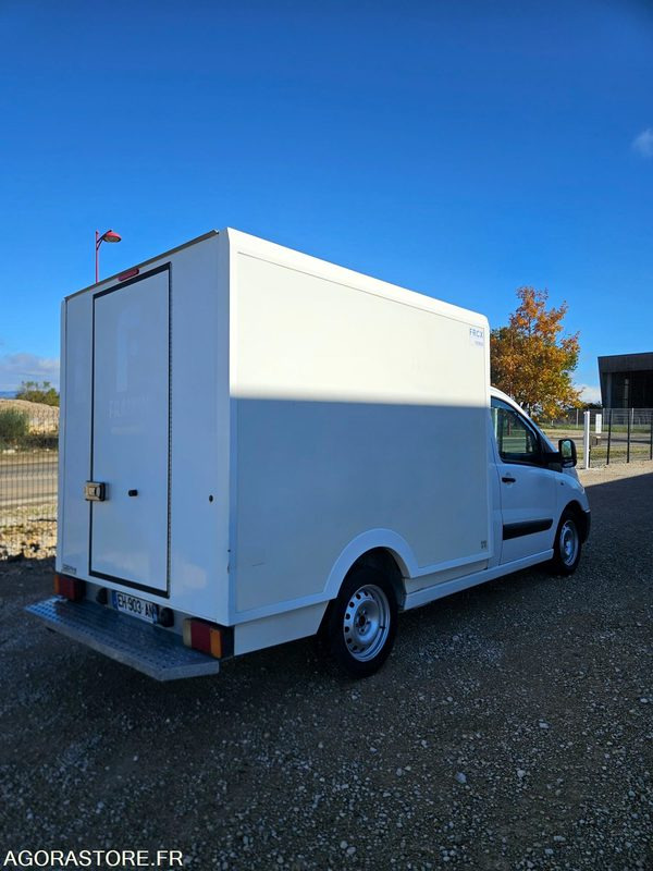 FIAT SCUDO 2.0 130 CAISSE FRIGORIFIQUE FRCX 3 PLACES - شاحنة مُبرّدة للتوصيل: صورة 4 FIAT SCUDO 2.0 130 CAISSE FRIGORIFIQUE FRCX 3 PLACES - شاحنة مُبرّدة للتوصيل: صورة 4