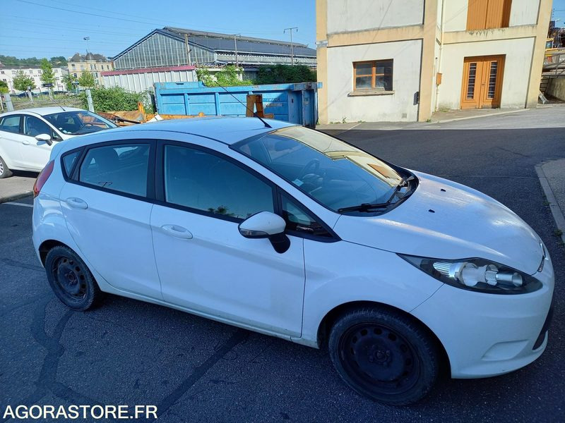 FORD FIESTA TDCI 70 FAP TREND 5 portes - سيارة: صورة 1 FORD FIESTA TDCI 70 FAP TREND 5 portes - سيارة: صورة 1