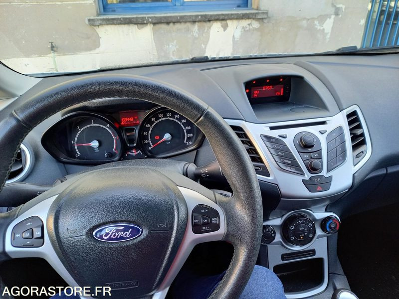FORD FIESTA TDCI 70 FAP TREND 5 portes - سيارة: صورة 4 FORD FIESTA TDCI 70 FAP TREND 5 portes - سيارة: صورة 4