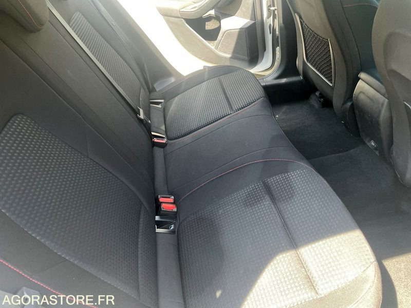 FORD FOCUS finition ST Line 122800 Kms 2021 - سيارة ستيشن: صورة 3 FORD FOCUS finition ST Line 122800 Kms 2021 - سيارة ستيشن: صورة 3