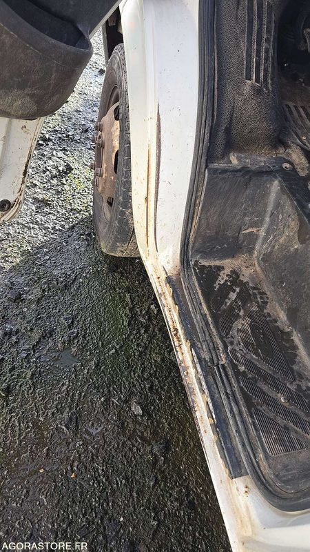 FORD TRANSIT BENNE - 2004 - 197373 KM - 4036-XJ-22 - قلاب صغير: صورة 5 FORD TRANSIT BENNE - 2004 - 197373 KM - 4036-XJ-22 - قلاب صغير: صورة 5