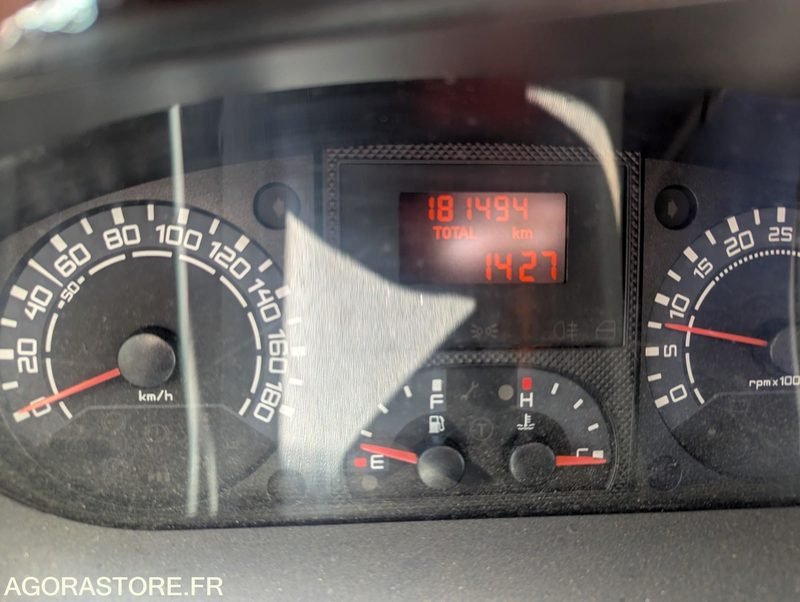 FOURGON IVECO 35C18 - 2008 - 182 000 KM - فان: صورة 4 FOURGON IVECO 35C18 - 2008 - 182 000 KM - فان: صورة 4