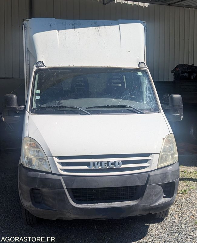 FOURGON IVECO 35C18 - 2008 - 182 000 KM - فان: صورة 1 FOURGON IVECO 35C18 - 2008 - 182 000 KM - فان: صورة 1