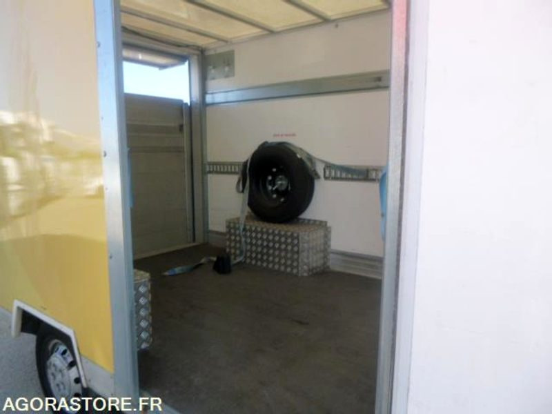 Fiat DUCATO HAYON PACK CARBURANT GNV+SP PETITE CAPACITE - شاحنة التوصيل: صورة 4 Fiat DUCATO HAYON PACK CARBURANT GNV+SP PETITE CAPACITE - شاحنة التوصيل: صورة 4