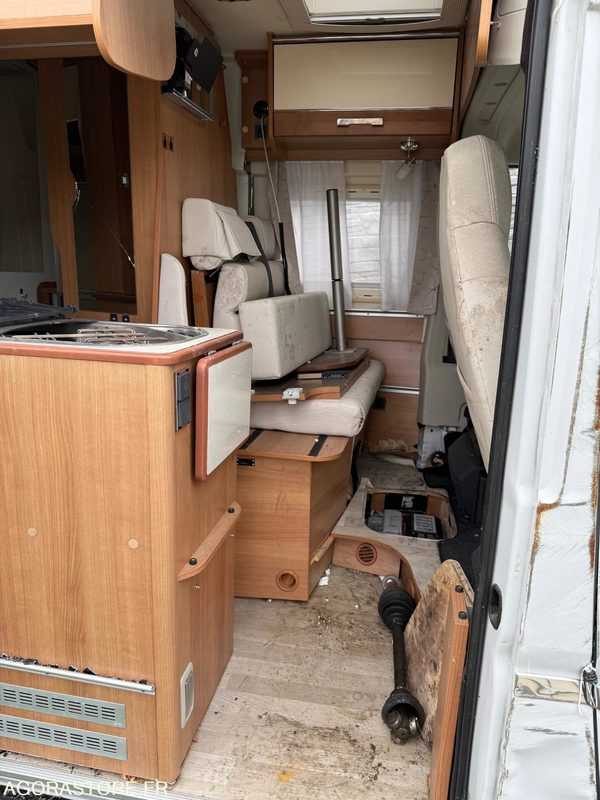 Fiat Ducato, camping-car - 2017 - 62000km - accidenté - كرفان فان: صورة 4 Fiat Ducato, camping-car - 2017 - 62000km - accidenté - كرفان فان: صورة 4