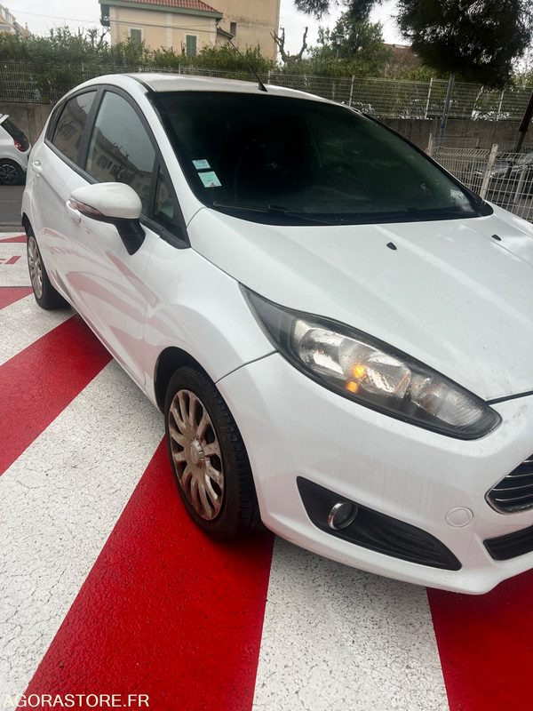 Ford Fiesta 1.0 EcoBoost Trend. 100cv 5cv - سيارة: صورة 2 Ford Fiesta 1.0 EcoBoost Trend. 100cv 5cv - سيارة: صورة 2