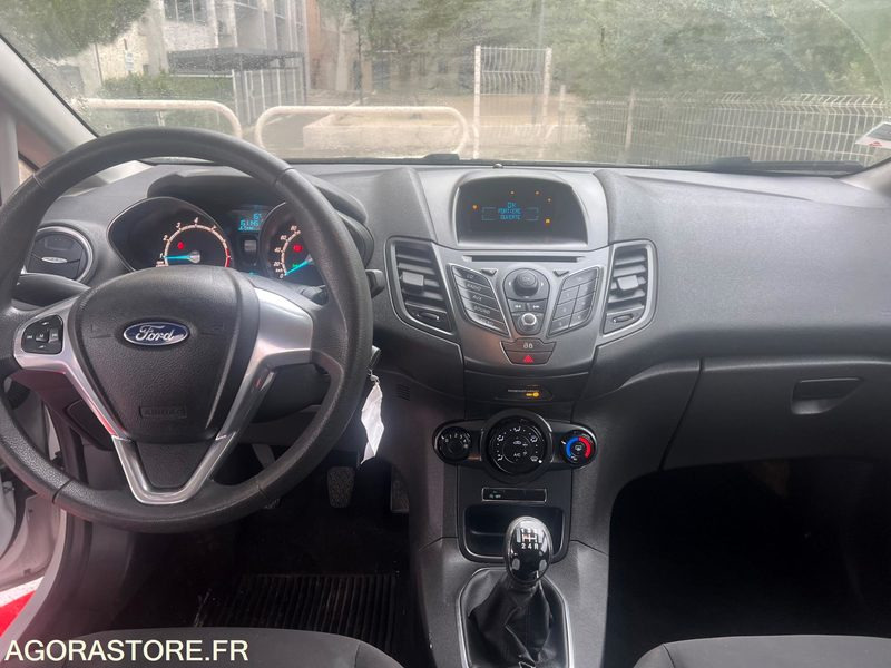 Ford Fiesta 1.0 EcoBoost Trend. 100cv 5cv - سيارة: صورة 3 Ford Fiesta 1.0 EcoBoost Trend. 100cv 5cv - سيارة: صورة 3