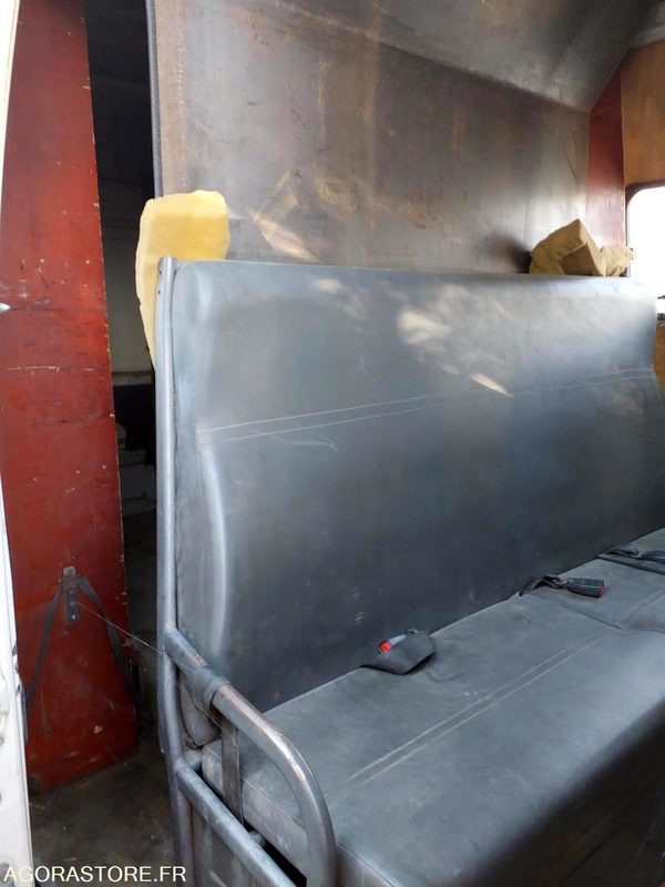 Fourgon IVECO DAILY - 2003 - 301454km - DM678TN - فان: صورة 5 Fourgon IVECO DAILY - 2003 - 301454km - DM678TN - فان: صورة 5