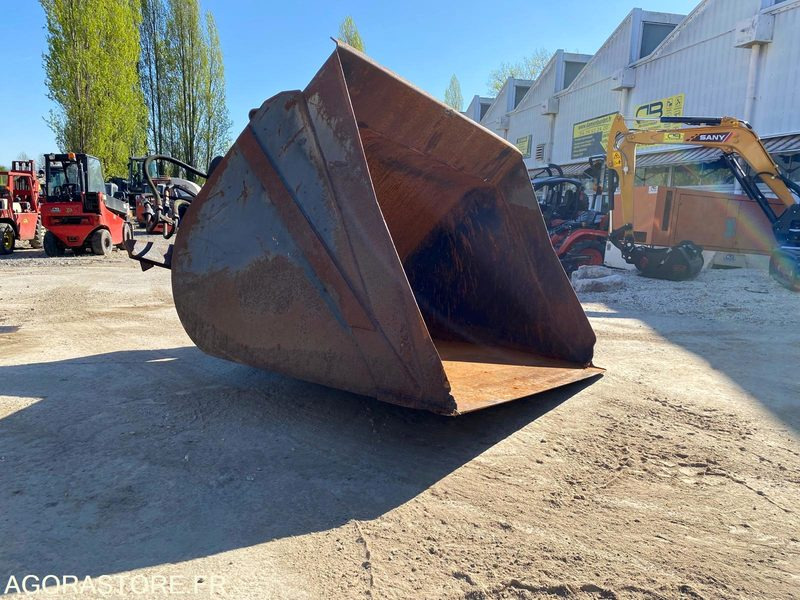 GODET GRAND VOLUME POUR CHARIOT ELEVATEUR - Année 1996 - معدات البناء: صورة 2 GODET GRAND VOLUME POUR CHARIOT ELEVATEUR - Année 1996 - معدات البناء: صورة 2