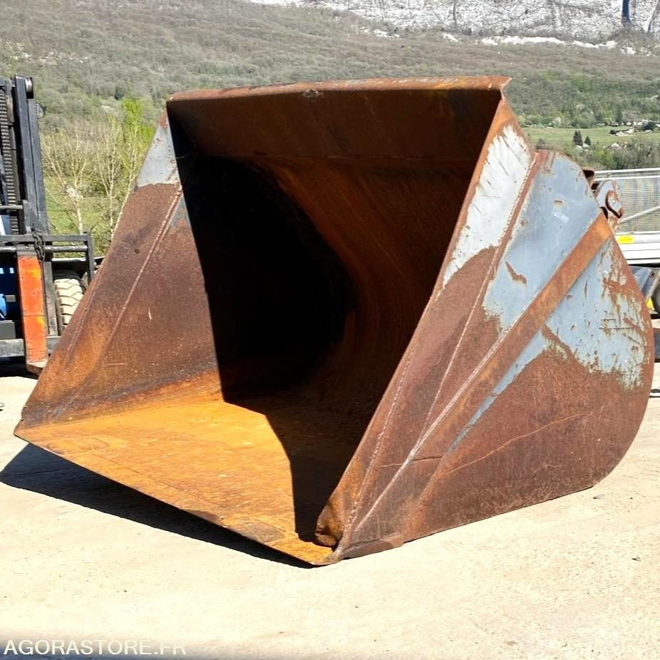 GODET GRAND VOLUME POUR CHARIOT ELEVATEUR - Année 1996 - معدات البناء: صورة 3 GODET GRAND VOLUME POUR CHARIOT ELEVATEUR - Année 1996 - معدات البناء: صورة 3