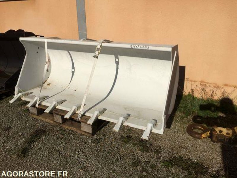 Godet neuf de chargeuse 2000mm New Holland W50, W60, W70, W80 - بكت شيول: صورة 1 Godet neuf de chargeuse 2000mm New Holland W50, W60, W70, W80 - بكت شيول: صورة 1