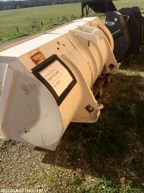 Godet neuf de chargeuse 2000mm New Holland W50, W60, W70, W80 - بكت شيول: صورة 4 Godet neuf de chargeuse 2000mm New Holland W50, W60, W70, W80 - بكت شيول: صورة 4