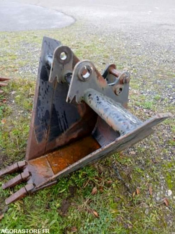 Godet trapèze pour tratopelle CASE - معدات الحدائق: صورة 2 Godet trapèze pour tratopelle CASE - معدات الحدائق: صورة 2