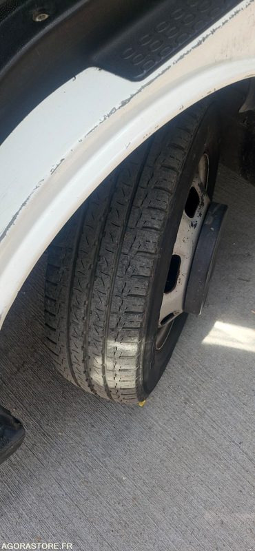 HYDROCUREUR NISSAN CABSTAR - 2008 - 105000km - AVEC TELECOMMANDE - شاحنة الشفط: صورة 4 HYDROCUREUR NISSAN CABSTAR - 2008 - 105000km - AVEC TELECOMMANDE - شاحنة الشفط: صورة 4