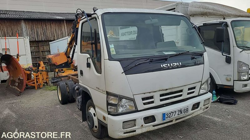 ISUZU - 2008 - شاحنة التوصيل: صورة 2 ISUZU - 2008 - شاحنة التوصيل: صورة 2