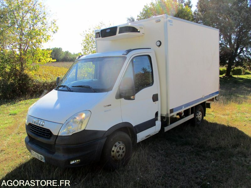 IVECO 35S13 de 2013 426915Kms "d'autoroute"chassis cabine frigorifique - شاحنة مُبرّدة للتوصيل: صورة 1 IVECO 35S13 de 2013 426915Kms "d'autoroute"chassis cabine frigorifique - شاحنة مُبرّدة للتوصيل: صورة 1