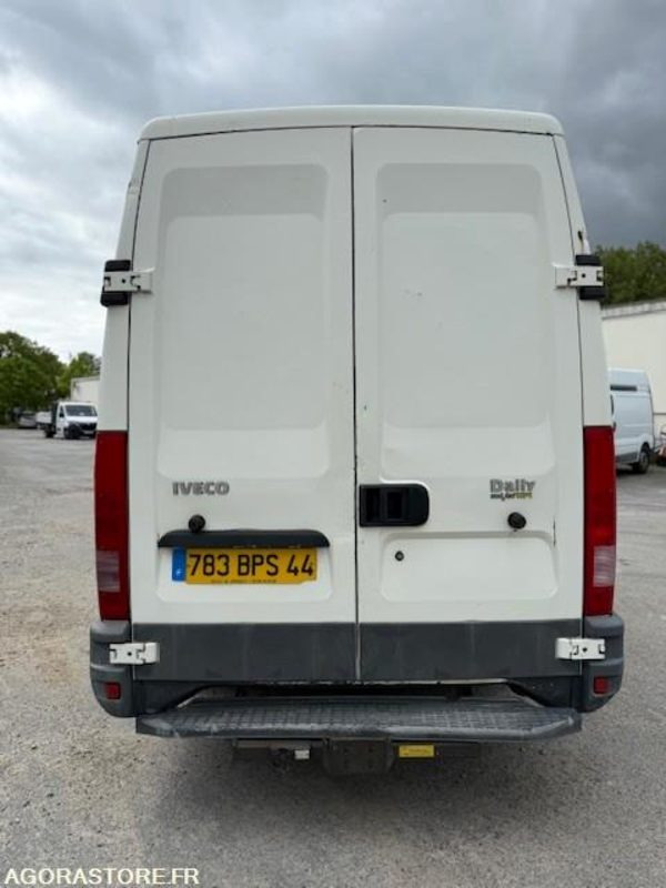 IVECO DAILY - 2003 - 173808KMS - فان: صورة 4 IVECO DAILY - 2003 - 173808KMS - فان: صورة 4