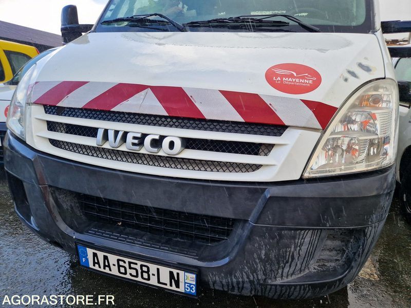 Iveco 65C18 -232261- 2009-AA658LN - قلاب صغير: صورة 5 Iveco 65C18 -232261- 2009-AA658LN - قلاب صغير: صورة 5