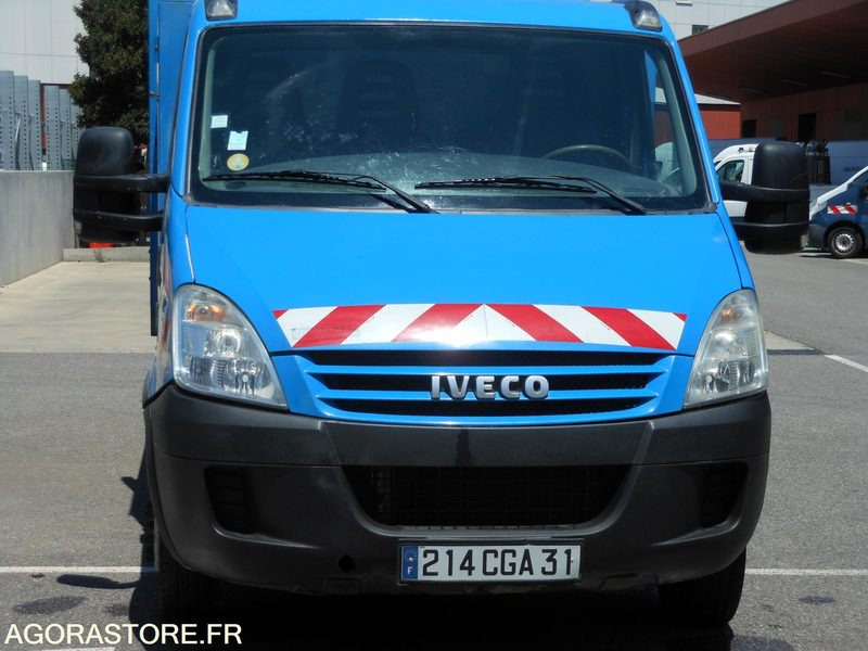Iveco Daily 35C15 3.0 litres 146cv tri benne - قلاب صغير: صورة 2 Iveco Daily 35C15 3.0 litres 146cv tri benne - قلاب صغير: صورة 2
