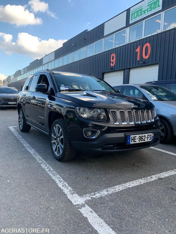 JEEP COMPASS LIMITED 2014 102852KM - سيارة دفع رباعي: صورة 2 JEEP COMPASS LIMITED 2014 102852KM - سيارة دفع رباعي: صورة 2
