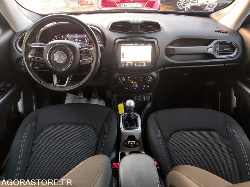 JEEP RENEGADE - سيارة دفع رباعي: صورة 2 JEEP RENEGADE - سيارة دفع رباعي: صورة 2