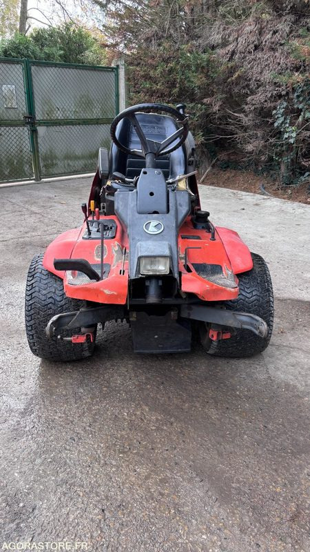 Kubota F3060 - جزازة أعشاب الحدائق: صورة 2 Kubota F3060 - جزازة أعشاب الحدائق: صورة 2