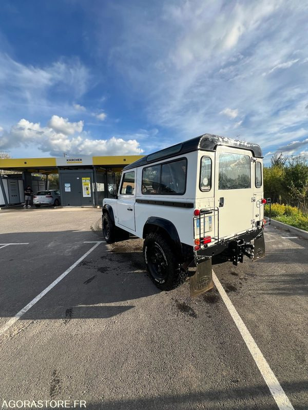 LAND ROVER DEFENDER 90 - سيارة دفع رباعي: صورة 3 LAND ROVER DEFENDER 90 - سيارة دفع رباعي: صورة 3