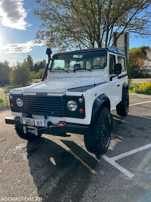LAND ROVER DEFENDER 90 - سيارة دفع رباعي: صورة 2 LAND ROVER DEFENDER 90 - سيارة دفع رباعي: صورة 2
