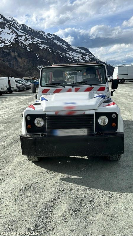 LAND ROVER DEFENDER Pick-up 2.4 Td4 4x4 122cv - شاحنة التوصيل: صورة 2 LAND ROVER DEFENDER Pick-up 2.4 Td4 4x4 122cv - شاحنة التوصيل: صورة 2