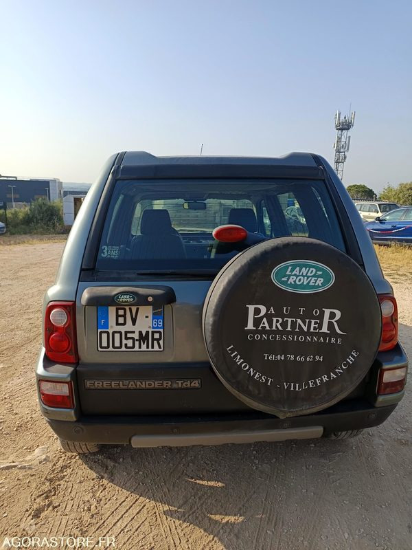 LAND ROVER FREELANDER - 2004 - 221800KMS - سيارة دفع رباعي: صورة 4 LAND ROVER FREELANDER - 2004 - 221800KMS - سيارة دفع رباعي: صورة 4