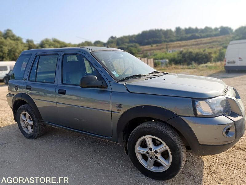 LAND ROVER FREELANDER - 2004 - 221800KMS - سيارة دفع رباعي: صورة 2 LAND ROVER FREELANDER - 2004 - 221800KMS - سيارة دفع رباعي: صورة 2