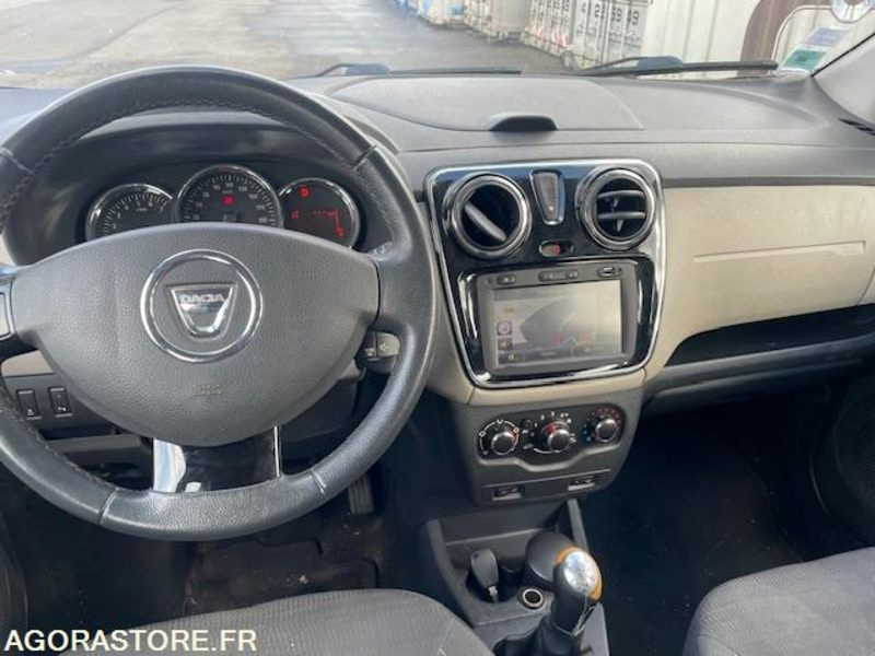 LODGY PRESTIGE 1.2 Tce 115cv. 09/2013. 161100 KM - سيارة: صورة 5 LODGY PRESTIGE 1.2 Tce 115cv. 09/2013. 161100 KM - سيارة: صورة 5