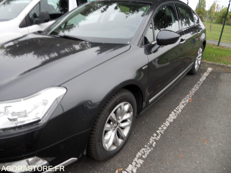 LOT 13 SLT - CITROEN C5 - سيارة: صورة 2 LOT 13 SLT - CITROEN C5 - سيارة: صورة 2