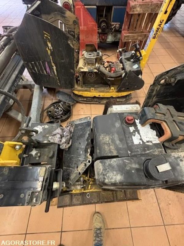 LOT DE 2 PLAQUES BOMAG BPR 60/65D/E ET BPR45/55D 2019 ET 2022 - آليات: صورة 3 LOT DE 2 PLAQUES BOMAG BPR 60/65D/E ET BPR45/55D 2019 ET 2022 - آليات: صورة 3