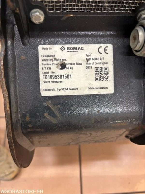 LOT DE 2 PLAQUES BOMAG BPR 60/65D/E ET BPR45/55D 2019 ET 2022 - آليات: صورة 1 LOT DE 2 PLAQUES BOMAG BPR 60/65D/E ET BPR45/55D 2019 ET 2022 - آليات: صورة 1
