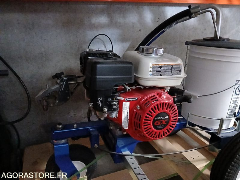 الأدوات والمعدات MACHINE A PEINDRE LE SOL: صورة 1