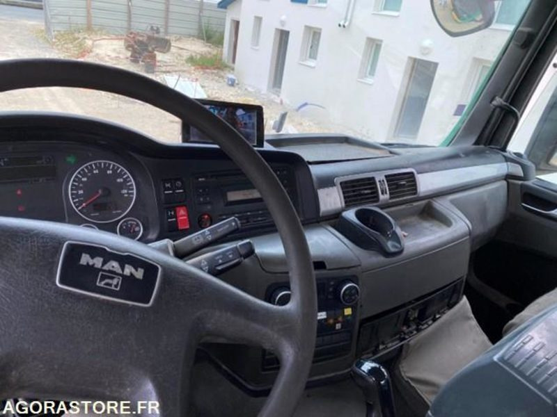 MAN TGS33.360 – 6x4 Bi-benne avec bachage - 2008 / 632000 KM (P2102391) - شاحنة: صورة 4 MAN TGS33.360 – 6x4 Bi-benne avec bachage - 2008 / 632000 KM (P2102391) - شاحنة: صورة 4