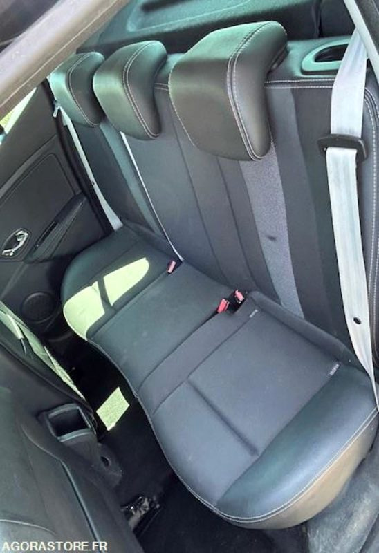 MEGANE 1.2 L TCE 115 CH BOSE EDITION - 2013 - 97 595 kms - سيارة: صورة 5 MEGANE 1.2 L TCE 115 CH BOSE EDITION - 2013 - 97 595 kms - سيارة: صورة 5