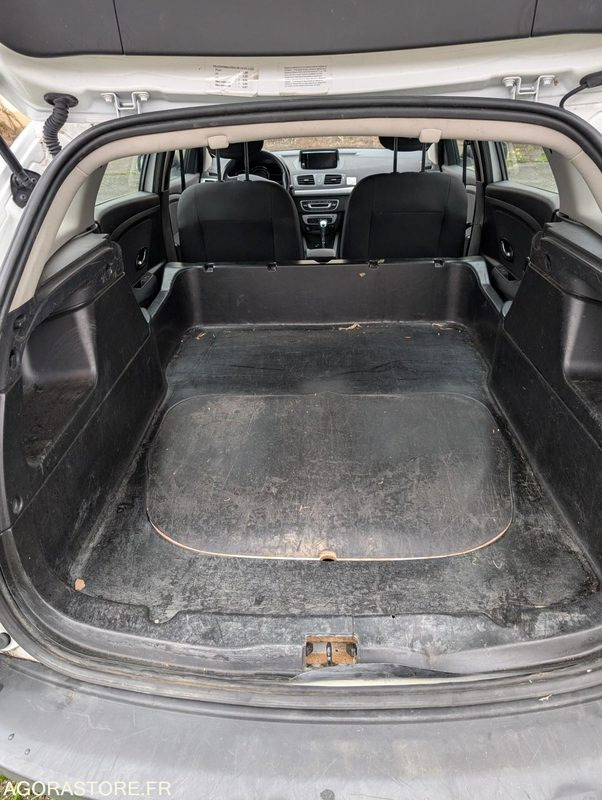 MEGANE BREAK 110 CV BOITE AUTO 1.5 DCI - 180 540 KM - سيارة ستيشن: صورة 5 MEGANE BREAK 110 CV BOITE AUTO 1.5 DCI - 180 540 KM - سيارة ستيشن: صورة 5