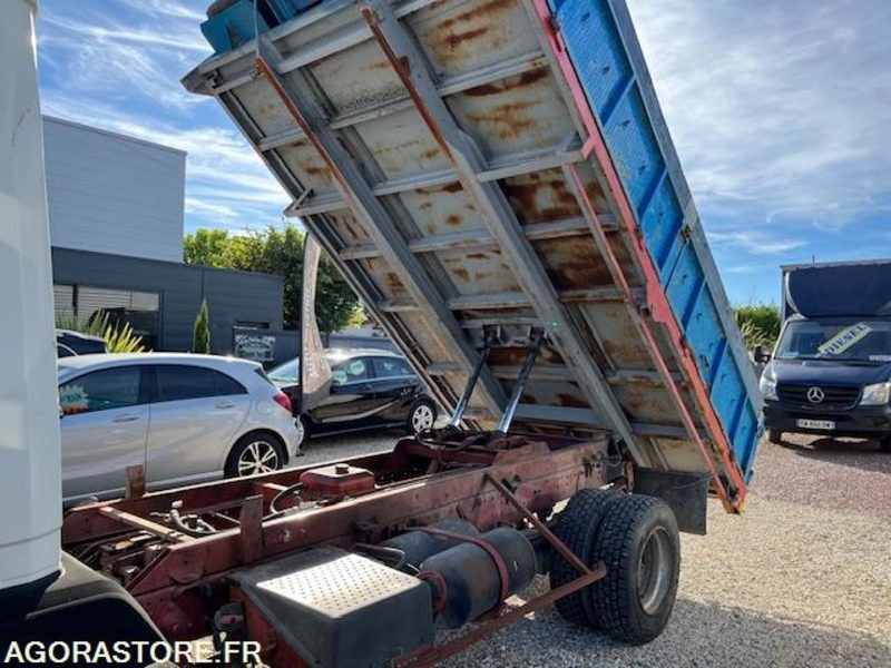 MERCEDES 809 D BENNE 7T5 - 1990 - 186 490km NOMBREUX TRAVAUX EFFECTUES/FACTURES - قلاب صغير: صورة 5 MERCEDES 809 D BENNE 7T5 - 1990 - 186 490km NOMBREUX TRAVAUX EFFECTUES/FACTURES - قلاب صغير: صورة 5