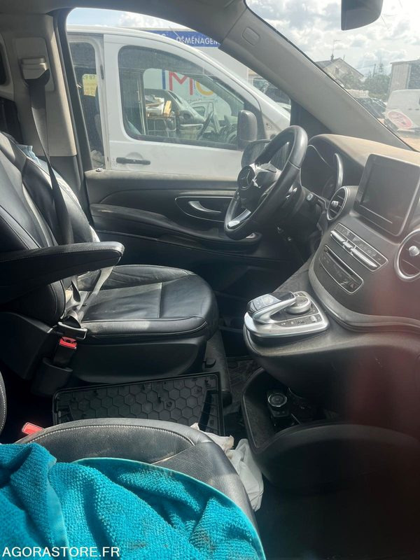MERCEDES CLASSE V 250cdi 4 MATIC - 2017 / 44100 KM - سيارة: صورة 5 MERCEDES CLASSE V 250cdi 4 MATIC - 2017 / 44100 KM - سيارة: صورة 5