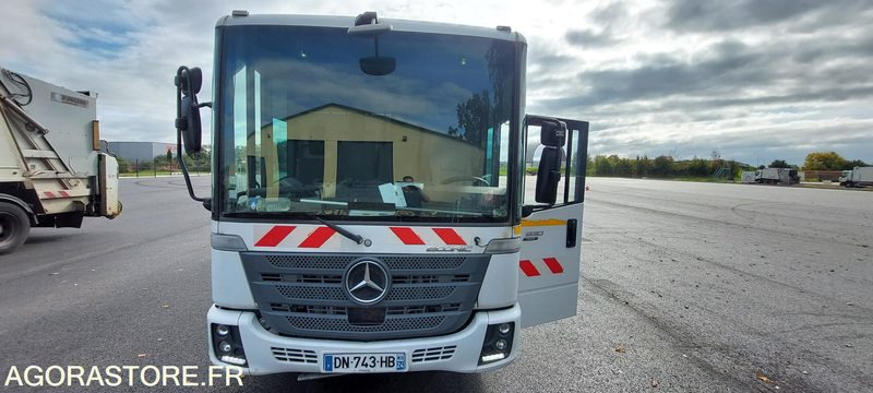 MERCEDES ECONIC - 2015 - شاحنة النفايات: صورة 1 MERCEDES ECONIC - 2015 - شاحنة النفايات: صورة 1