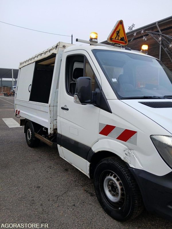 MERCEDES SPRINTER ANNEE 2014 - قلاب صغير: صورة 2 MERCEDES SPRINTER ANNEE 2014 - قلاب صغير: صورة 2