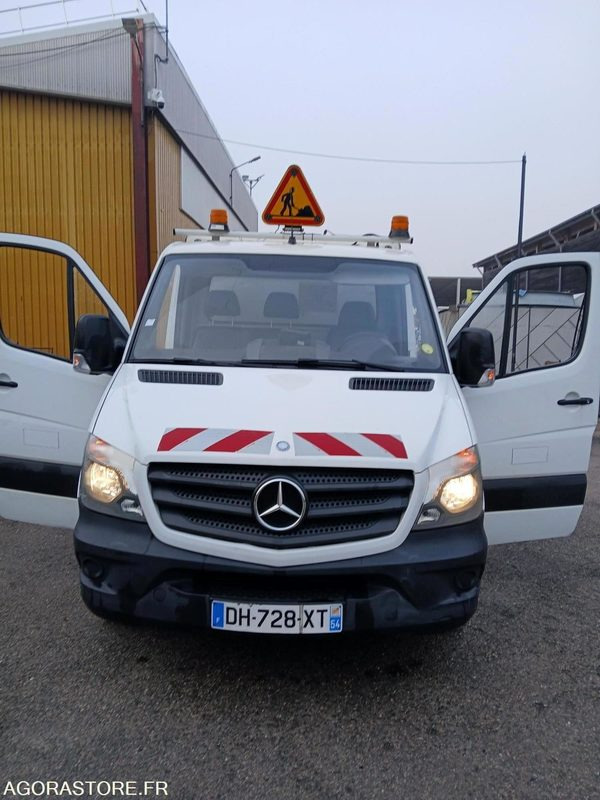 MERCEDES SPRINTER ANNEE 2014 - قلاب صغير: صورة 1 MERCEDES SPRINTER ANNEE 2014 - قلاب صغير: صورة 1